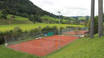 Tennis spielen im Neckertal
