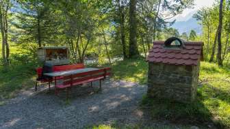 Grillplatz Inseli, Stein