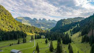 Berge, sonnig, unbearbeitet 2024, Wald, Wiesen