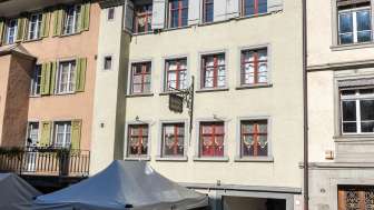 Spanische Weinhalle